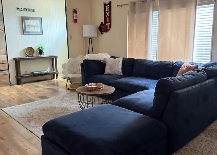 3 Bedroom Havasu House- Boat & Pet-friendly Holiday home
