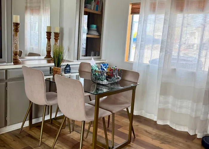 3 Bedroom Havasu House- Boat & Pet-friendly Holiday home *
