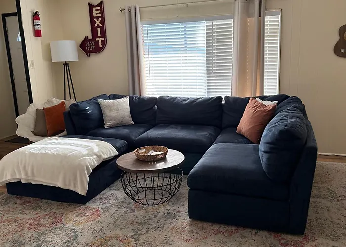 Holiday home 3 Bedroom Havasu House- Boat & Pet-friendly *