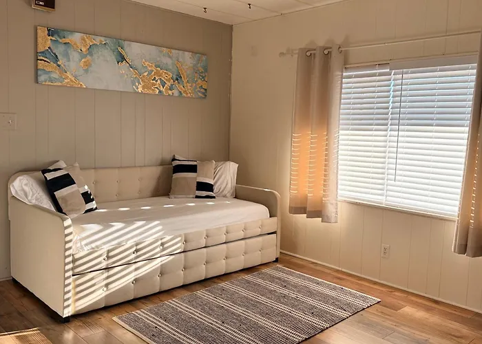 Holiday home 3 Bedroom Havasu House- Boat & Pet-friendly