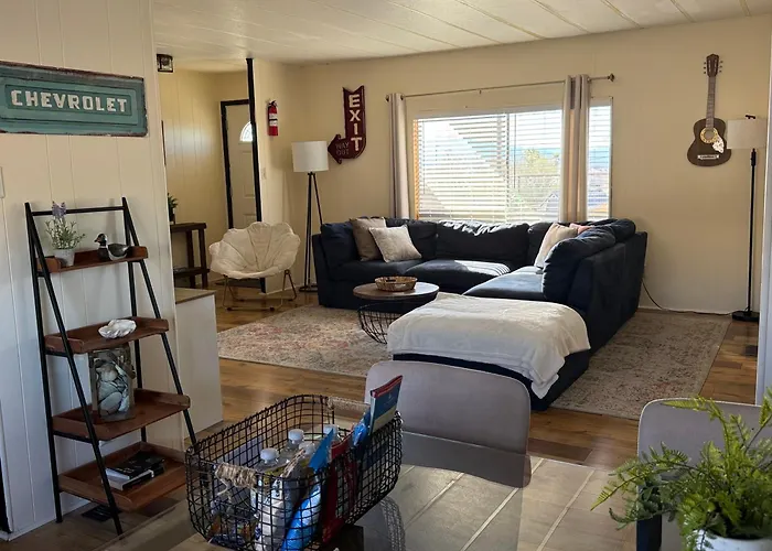 3 Bedroom Havasu House- Boat & Pet-friendly Holiday home